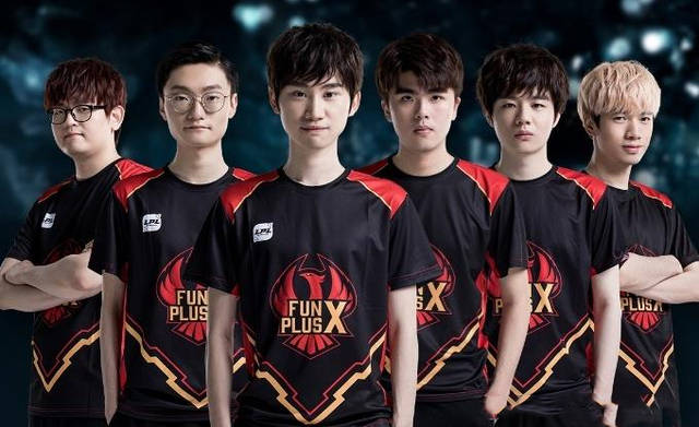 而詹姆斯则 而詹姆斯则