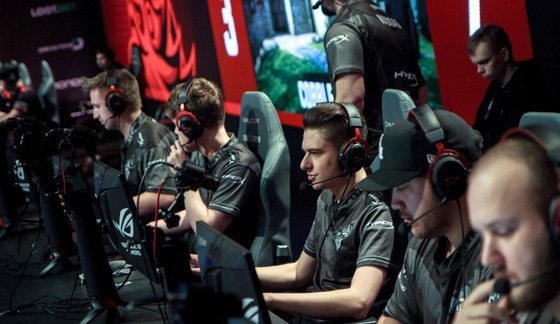 虽然他们在 虽然他们在