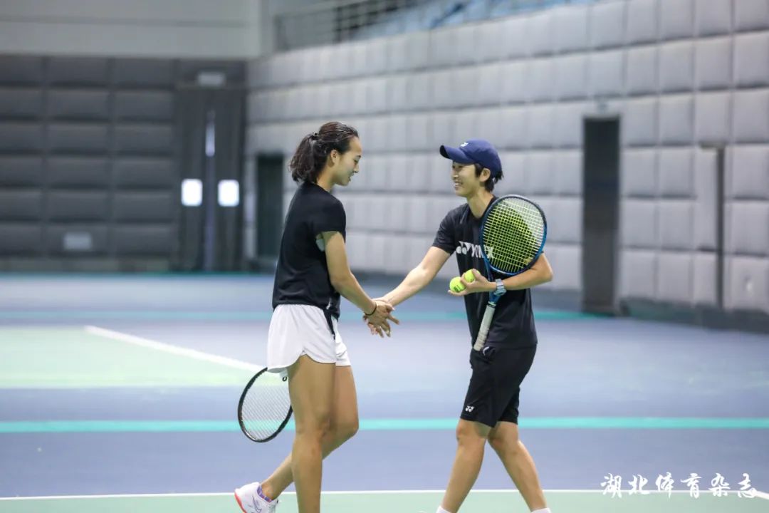 来的美国女 来的美国女